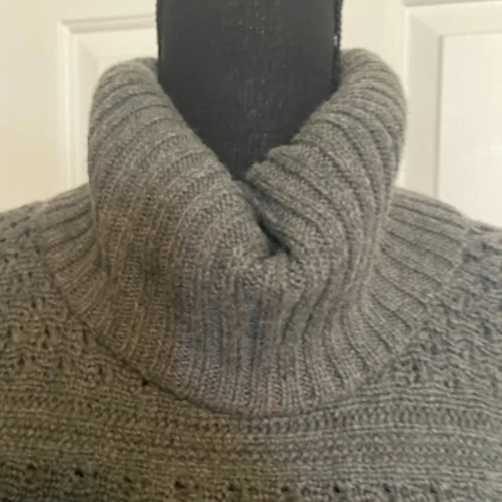 Like New! Nine West Wool Blend Gray Sweater Dress Size S - Picture 7 of 13